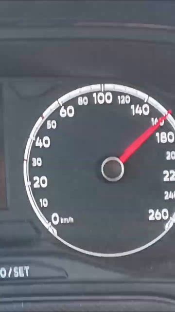 Поло лифбек, разгон до максималки, быстрее не едет...