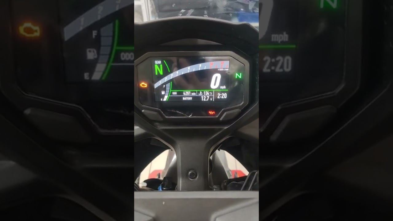 Kawasaki Z650, горит Check Engine.