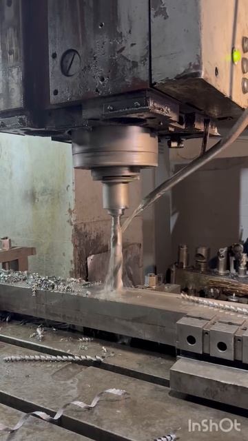 Токарь — волшебник в мире металла! смотреть онлайн