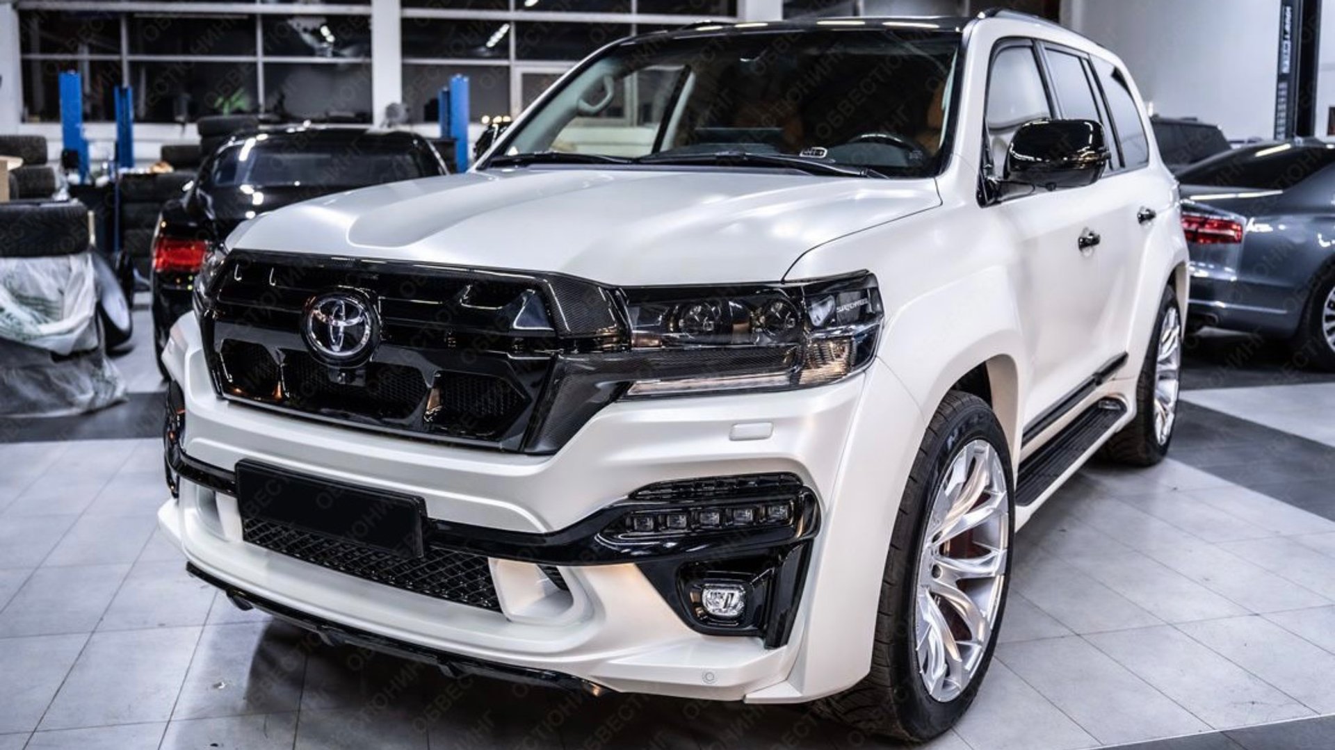 Стайлинг Toyota Land Cruiser 200