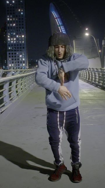 Уличные танцы Street dancing #shorts смотреть онлайн