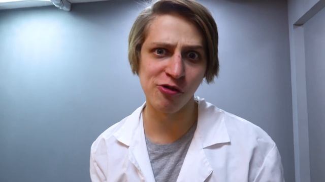 Что, если воткнуть 100 орущих куриц в пылесос? смотреть онлайн