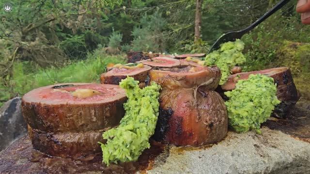 Дикий стейк на природе ASMR смотреть онлайн