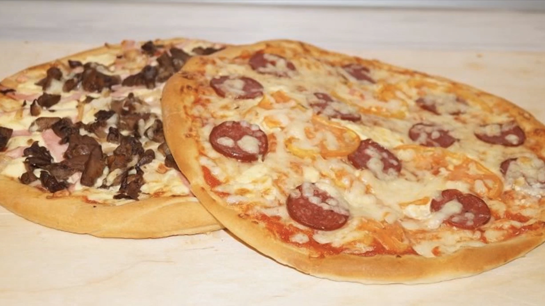 Обалденная домашняя пицца! Нельзя не соблазниться! смотреть онлайн