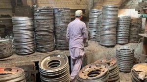 Процесс изготовления пластины обода грузовика из листа низкоуглеродистой стали.