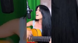 Елена Ереван — поет песни "2"