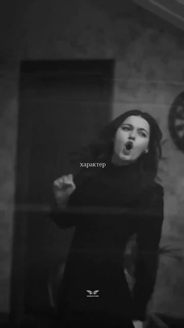 «Я залипаю на твою фигуру и походку плавную, таю..»🤤 смотреть онлайн