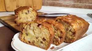 Кекс на кефире с яблоками и манкой