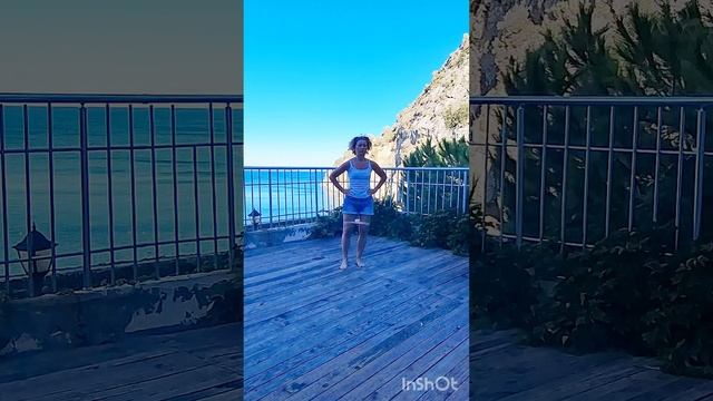 ЗАРЯДКА под шум волны