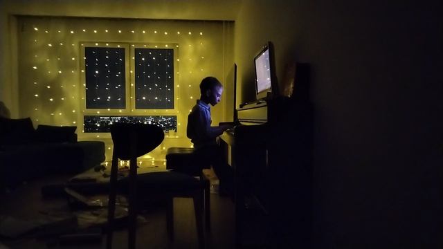 Игра на фортепиано (импровизация) смотреть онлайн