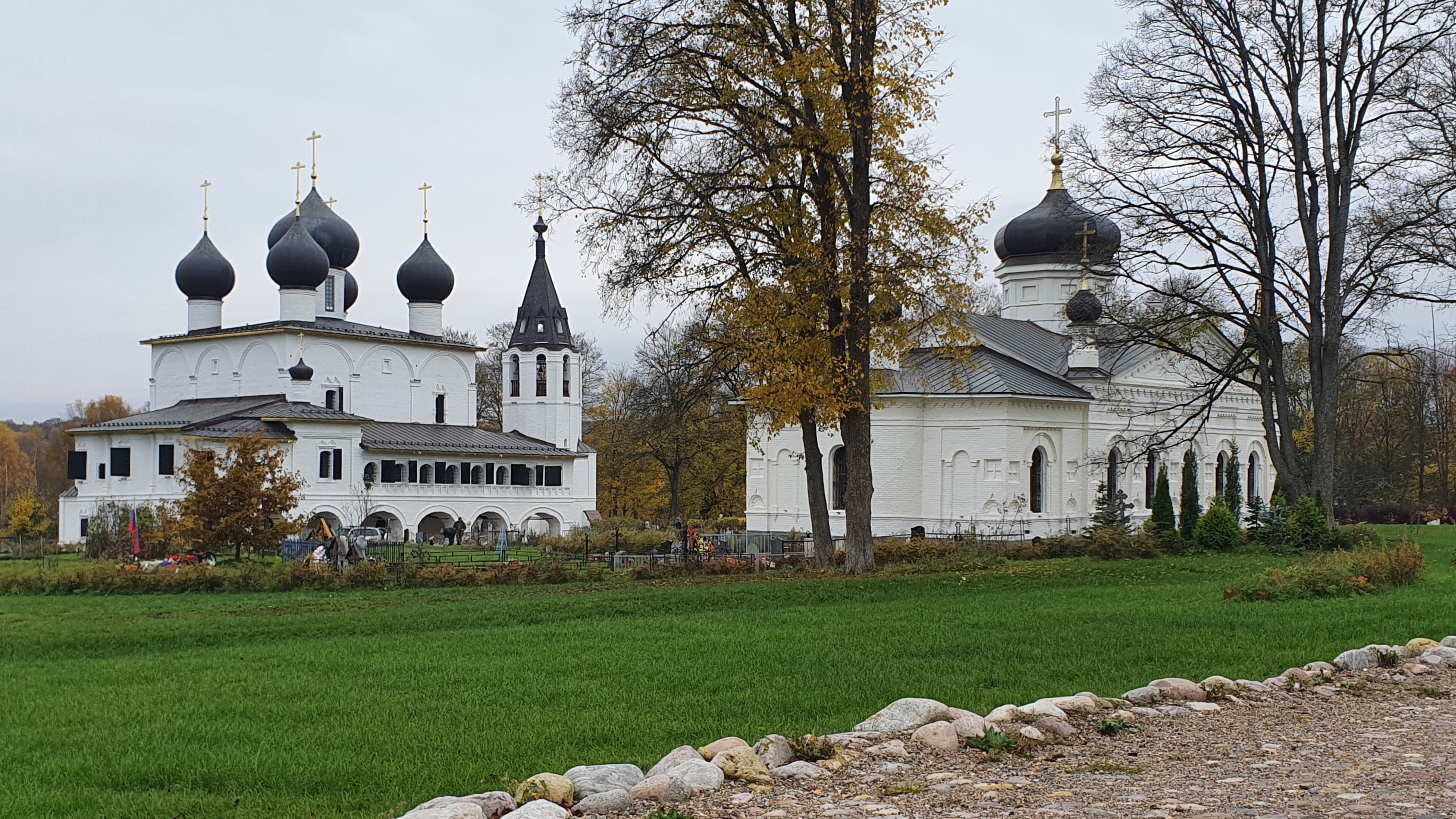 Богоявленский Островский мужской монастырь. Ярославская обл. В 1764 г упразднён, сейчас возрождается смотреть онлайн