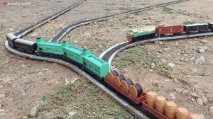 Поезда и железная дорога игрушечные