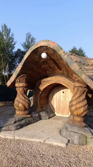 домик  на  даче . оформление  стен . арт бетон  мастер Виталь.