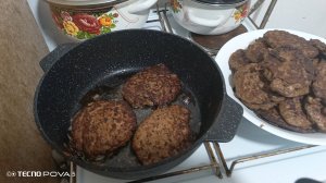 блог/Денис Савенков/обзор Жарятся печёночные оладьи,после работы Обжорыч))