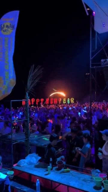 Кто хочет на Full Moon Party? 🥳Даты проведения: 5 ноября, 5 декабря, 31 декабря - New Years 2026 смотреть онлайн