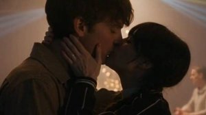 Уэнсдей и Тайлер - Улетаю