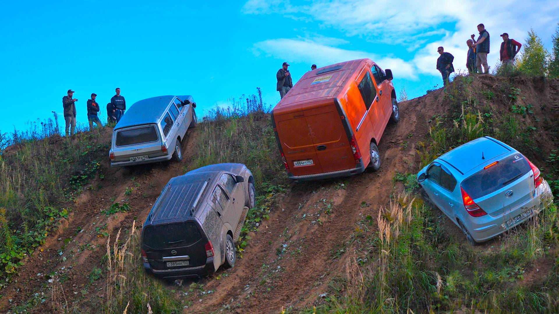 ПСИХ на HYUNDAI I30 против ВСЕХ! ВОЛГА 4x4, СОБОЛЬ НН и НИВЫ в шоке смотреть онлайн