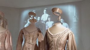 Царские дети. История семьи Николая II на старых кадрах и выставке их одежды, игрушек, дневников