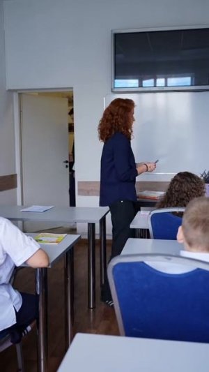 Собирает деньги с учеников...#shorts