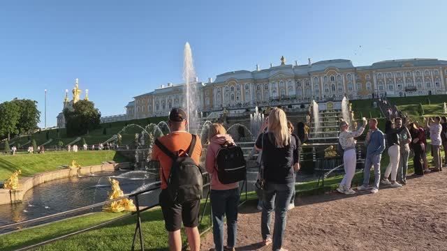 Анн Навеяли чувства в Петергофе у пляжа набережной как на Момбасе смотреть онлайн