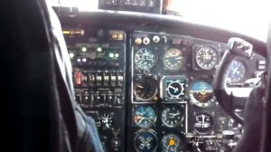 АН-12 Работа экипажа на посадке