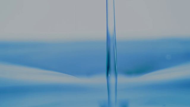 The water is beautiful. смотреть онлайн