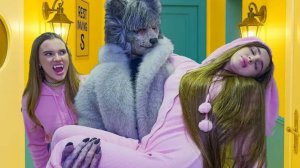 Лучше парень монстр, чем подруга-вампир.