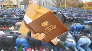 Водитель МИГРАНТ бросил автобус с пассажирами ради намаза. Скандал в Хабаровске