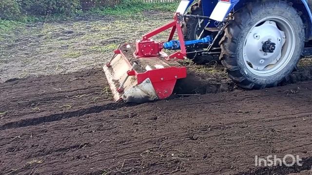 11 октября 2025 года.Приготовила обед.Вспахали огород Вымыла окно в цветелке. смотреть онлайн