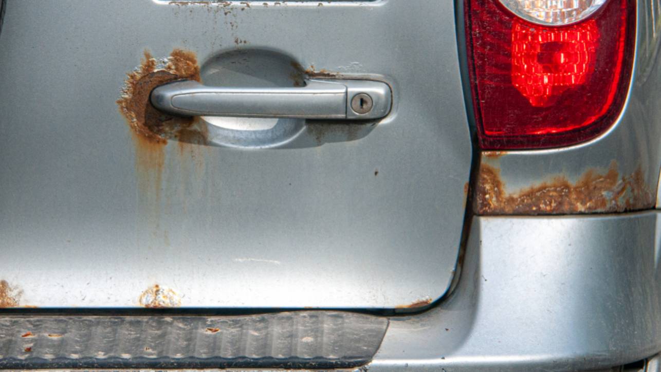 Избавиться от ржавчины на авто навсегда: тестируем дорогие и дешевые средства