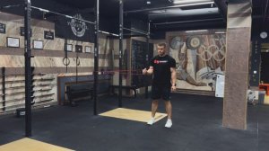 Вращение плеча внутрь стоя с резиной|Standing Banded internal rotation