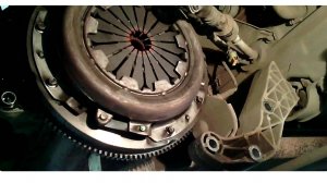 ЛАДА Гранта - Замена сцепления (Тросиковый привод мкпп, нюансы