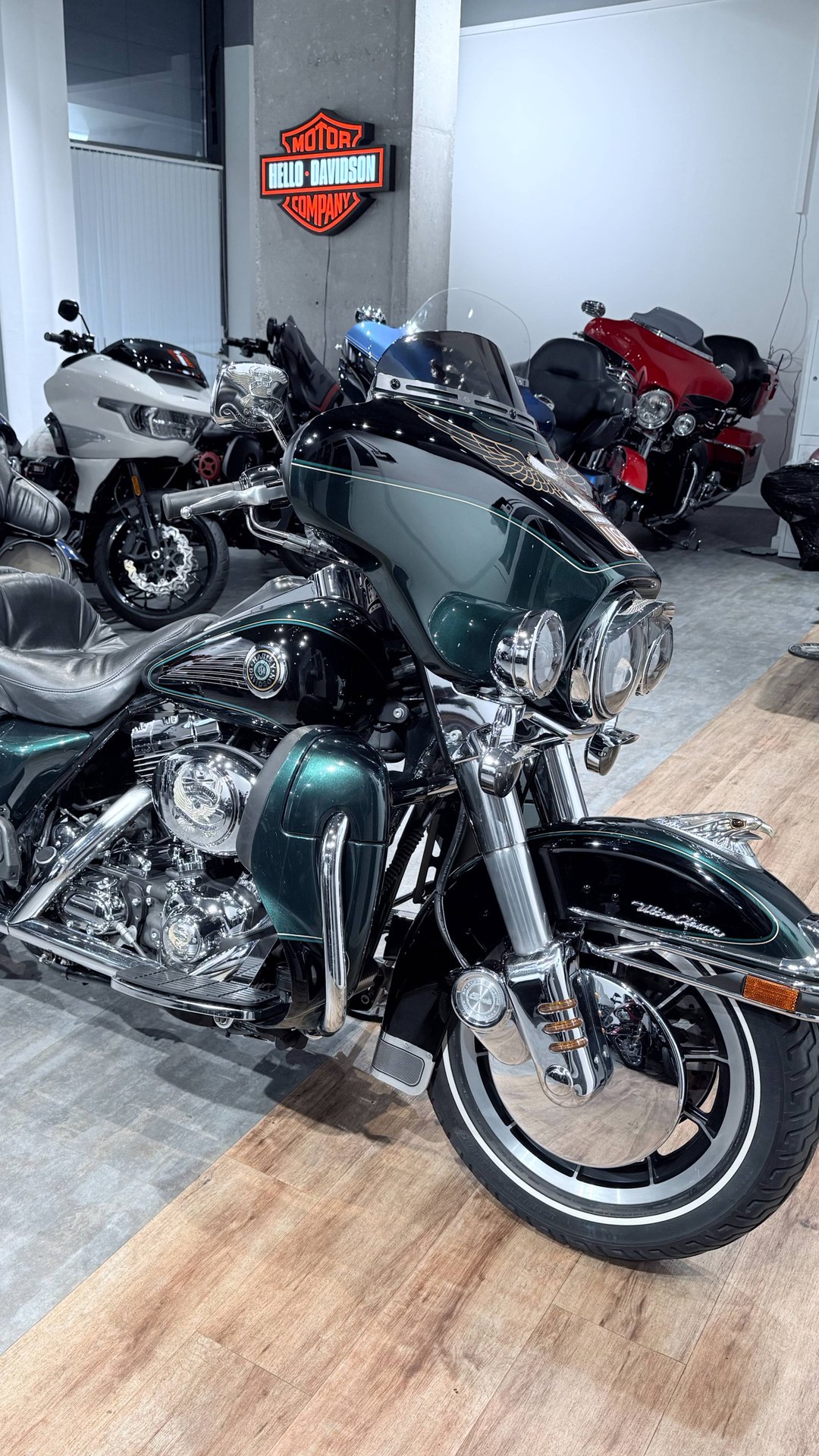 HD Electra Glide Ultra Emerald Green смотреть онлайн