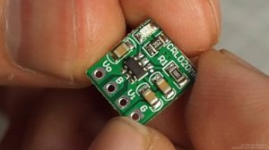 Модуль зарядки со сквозным выходом на 3.3 вольта. Модуль замены двух АА батарей.