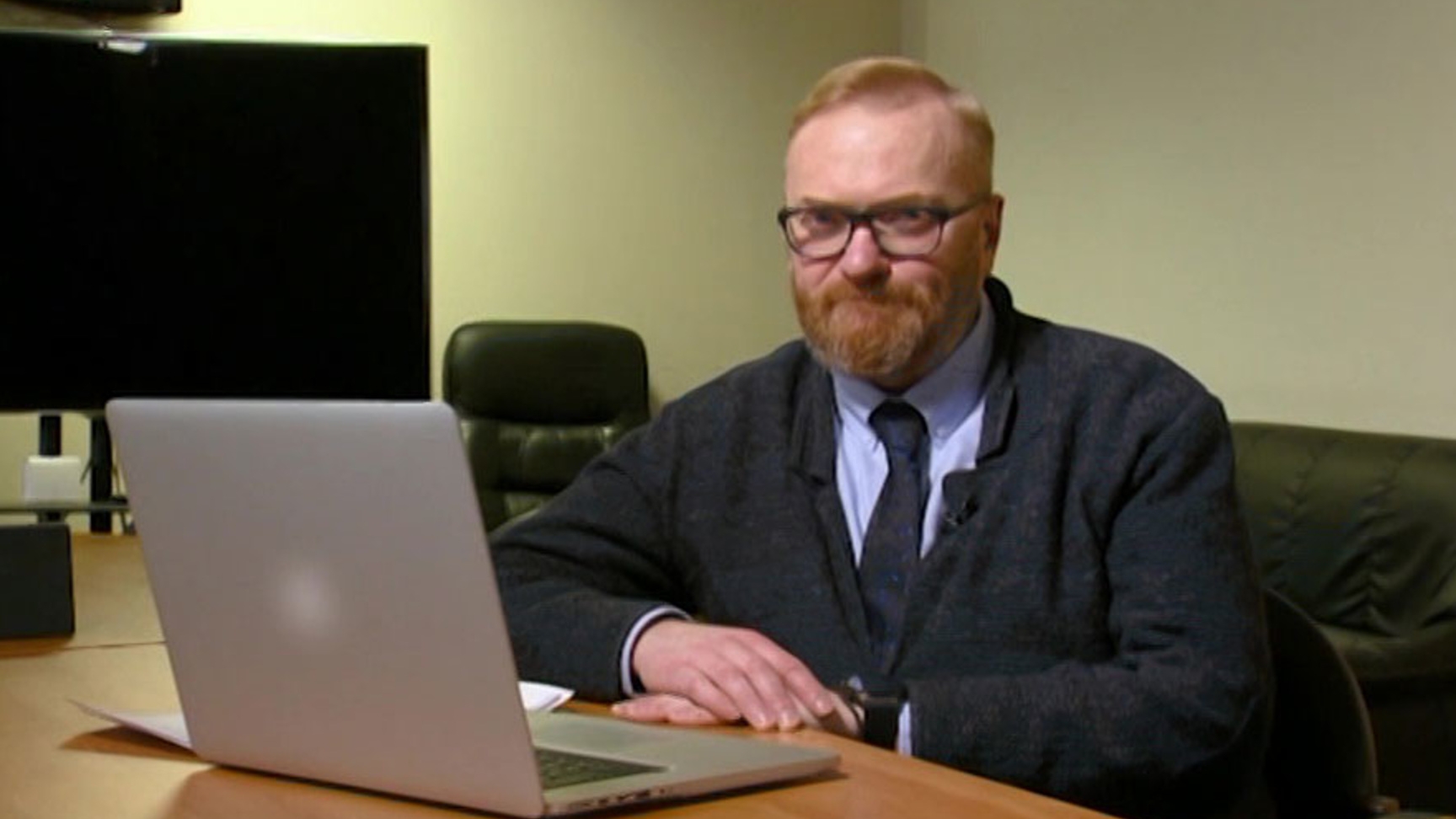 Милонов. Нужно проверить происхождение, денег, семьи Цапка