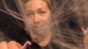 Асмр уберу паутику.