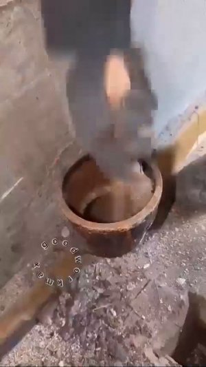 Как выглядит демонтаж и замена трубы.