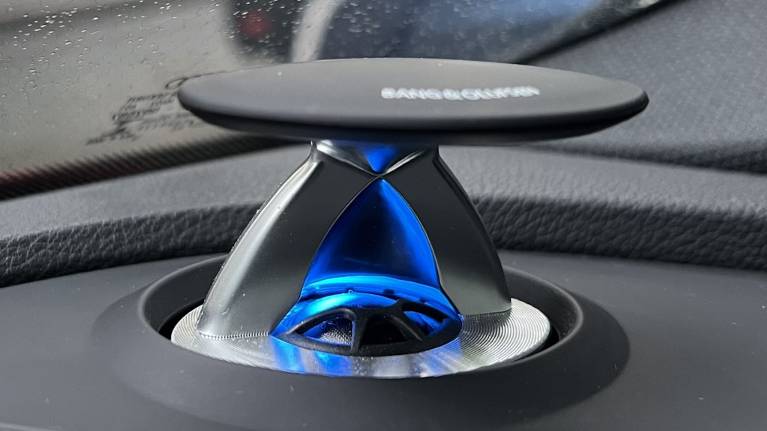 Выездные высокочастотные динамики Bang and Olufsen с подсветкой AUDI A4 A5 A6 A7 A8 Q8 Q7 vag-upgra смотреть онлайн