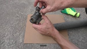 Замена задней крестовины карданного вала на Nissan Qashqai 2,0 4WD Ниссан Кашкай 2008 года