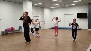 Первое занятие дэнс микс (6-10лет)