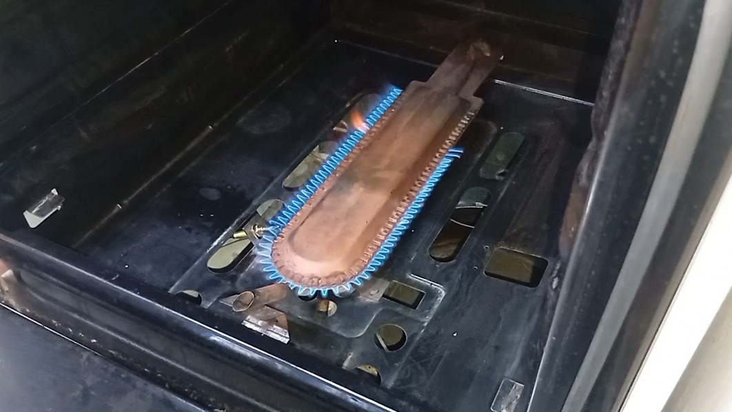 Гаснет газовая духовка, система газ-контроля. Как отремонтировать. смотреть онлайн