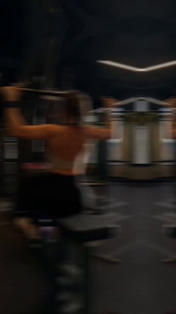 Знакомьтесь! В нашем закрытом клубе для девочек «Не будь  хурмой» тренер, которая сделает твое тело