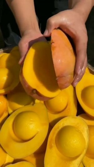 Спелый манго это всегда очень вкусно