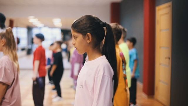 UJEN DANCE COMPANY смотреть онлайн