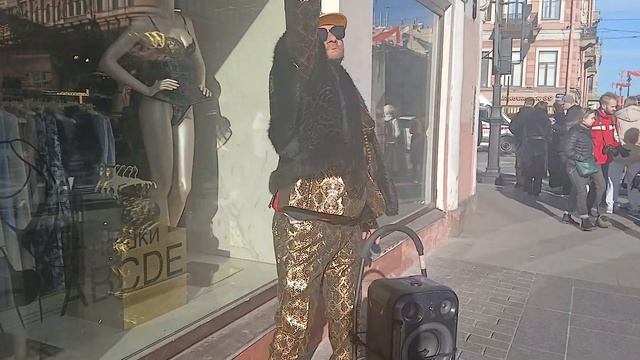 ТАНЦОР МАЙКЛ ИДЁТ ТАНЦЕВАТЬ смотреть онлайн