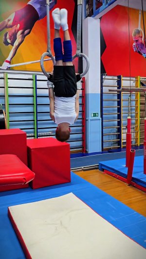 Тимур в свои 5 лет осваивает новые элементы 🤸♂️💪🙂