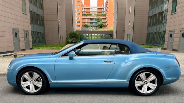 В таком состоянии должен быть старый Bentley!