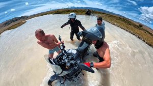 Дальняк по страшному бездорожью на пробитых колёсах... Алтай плато Укок