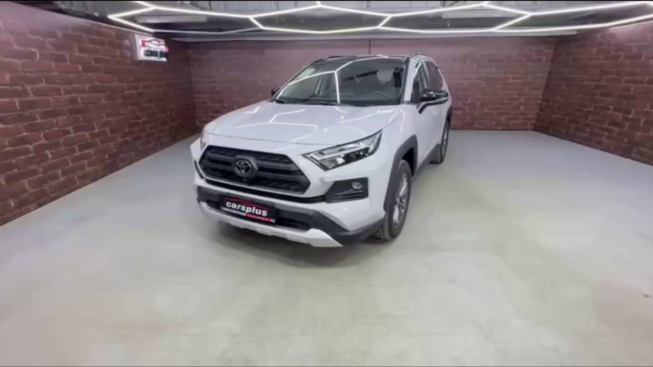 В наличии 🚘 Toyota RAV4 смотреть онлайн