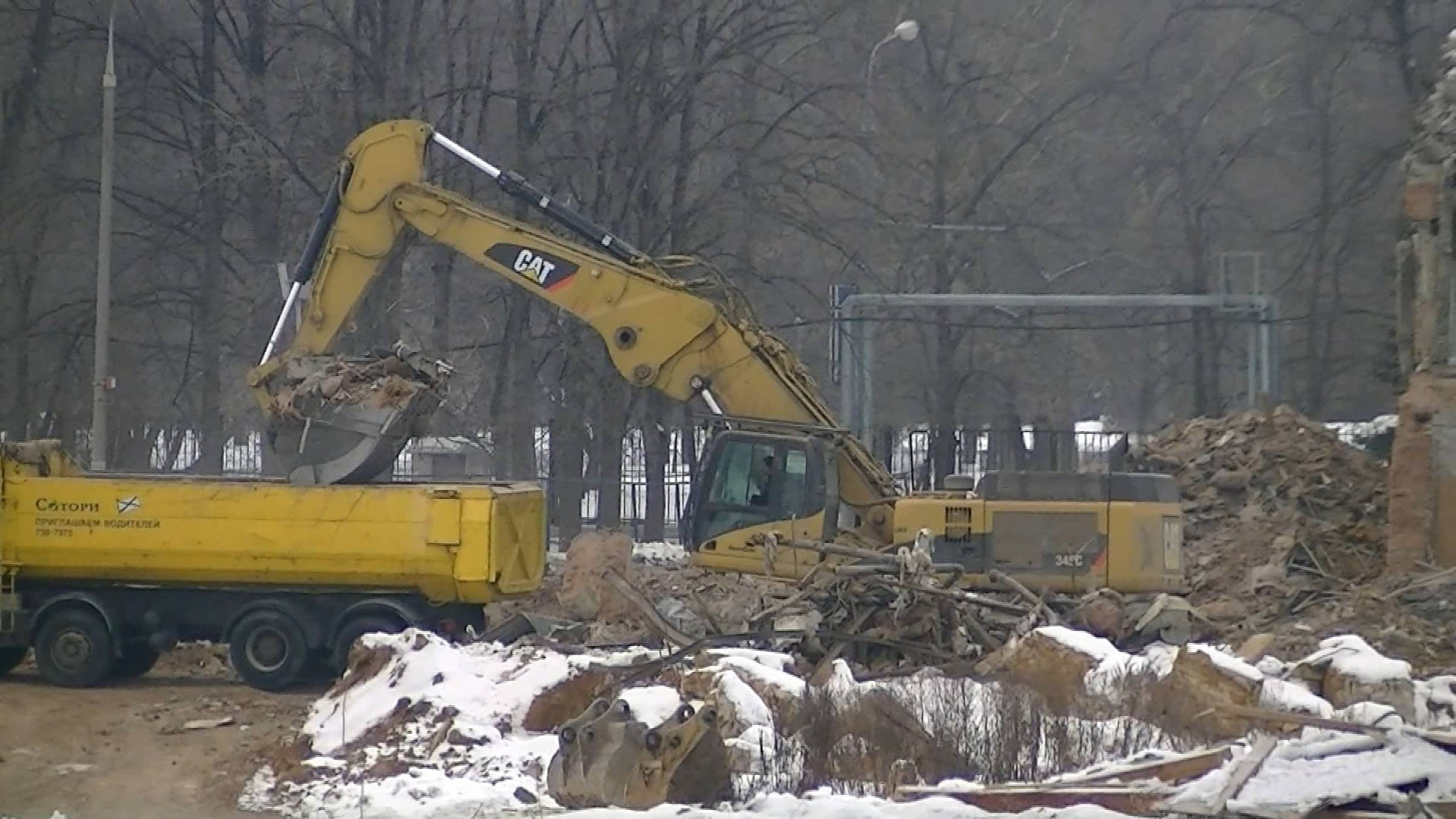 Экскаваторы Cat 345C L и Hitachi Zaxis 330-3 смотреть онлайн